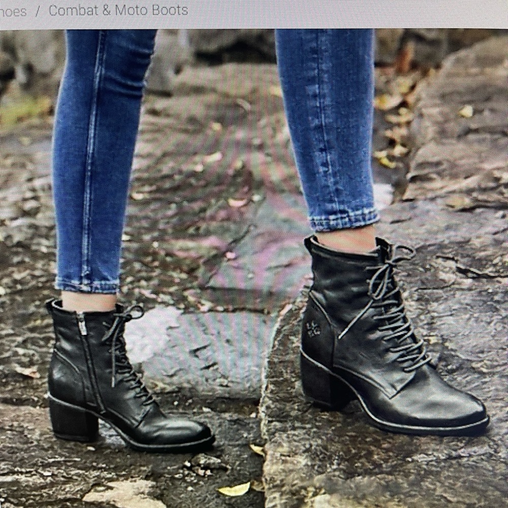 Patricia Nash Black Leather Lace-Up Ankle Boots